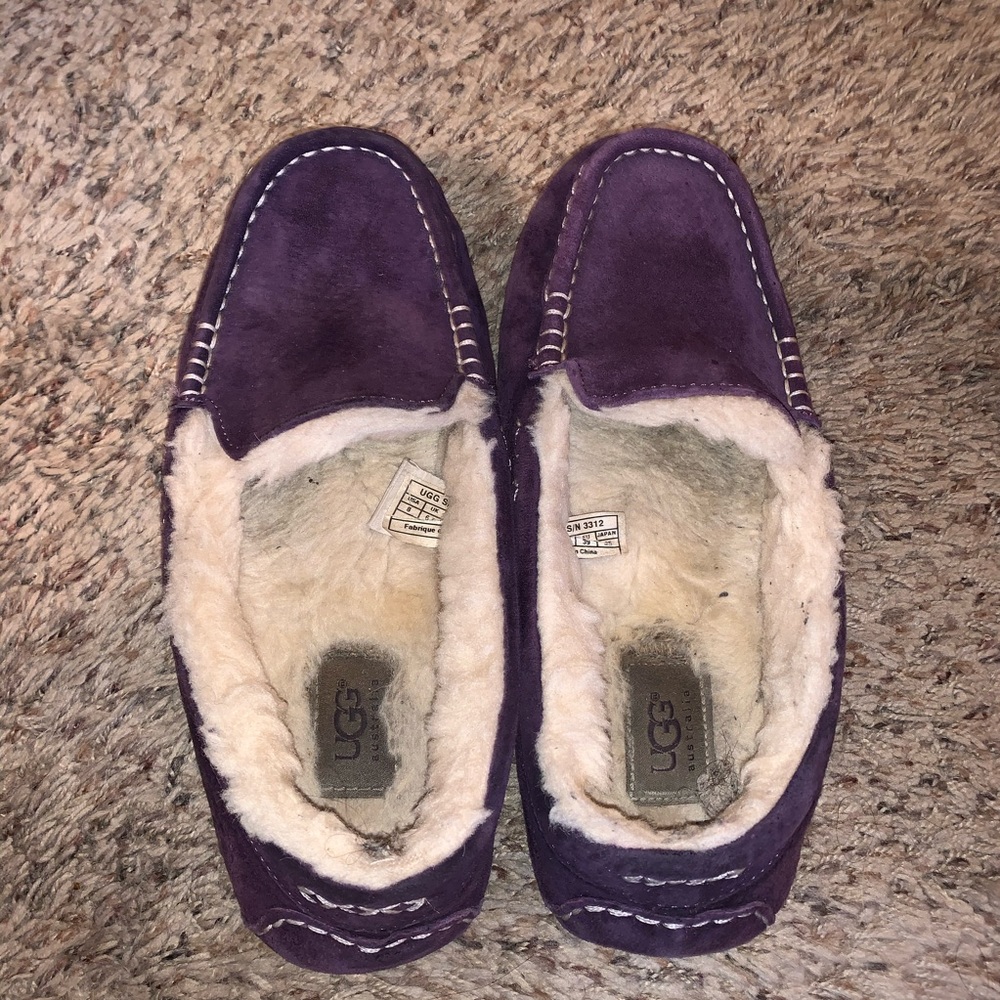 Ugg Slipper - image 4